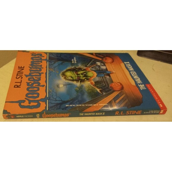 R.L. Stine's Goosebumps Book #36 The Haunted Mask II Preowned - Picture 3 of 7